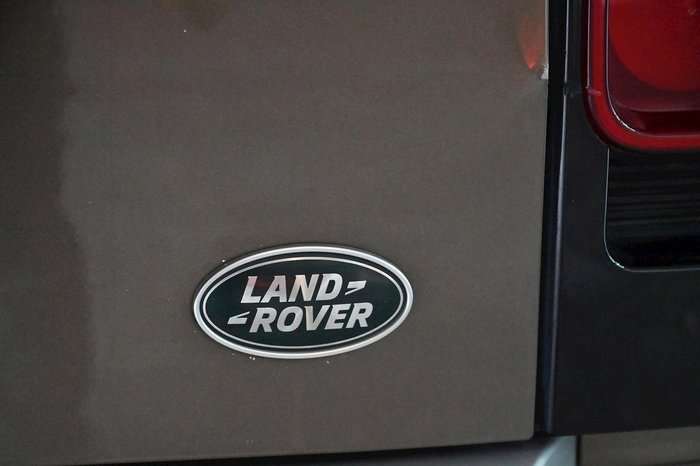 2020 Land Rover Defender 110 D240 SE