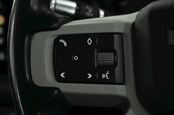 2020 Land Rover Defender 110 D240 SE