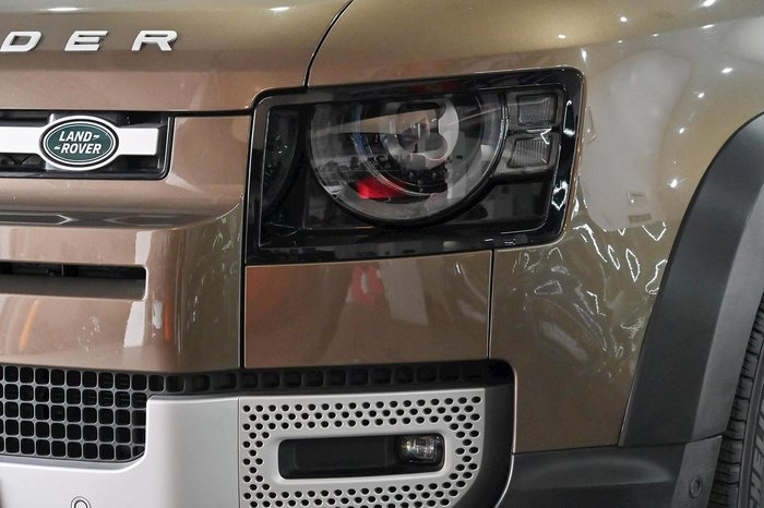 2020 Land Rover Defender 110 D240 SE