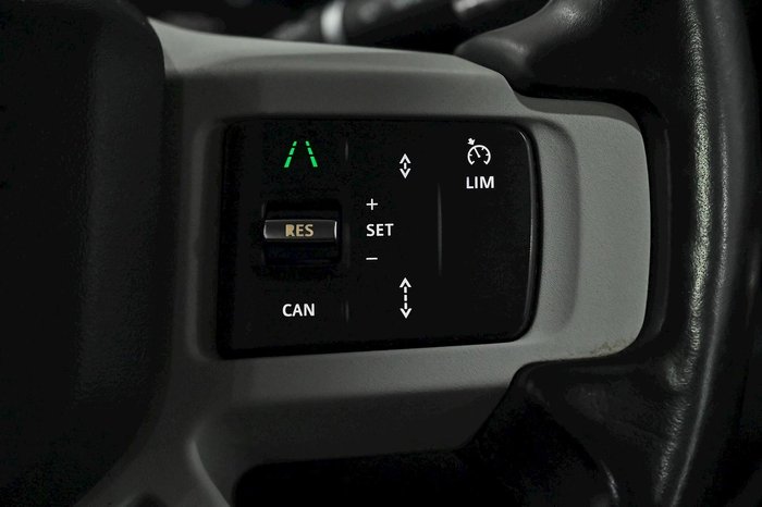 2020 Land Rover Defender 110 D240 SE