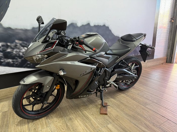 2016 Yamaha YZF-R3 Black