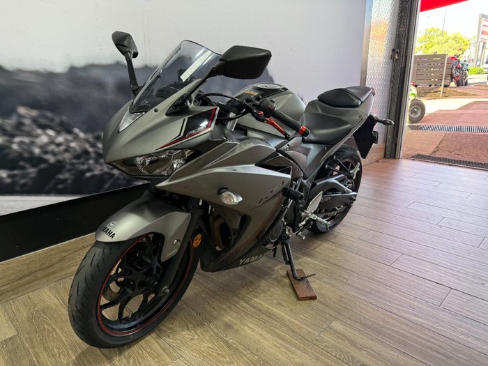 2016 Yamaha YZF-R3 Black