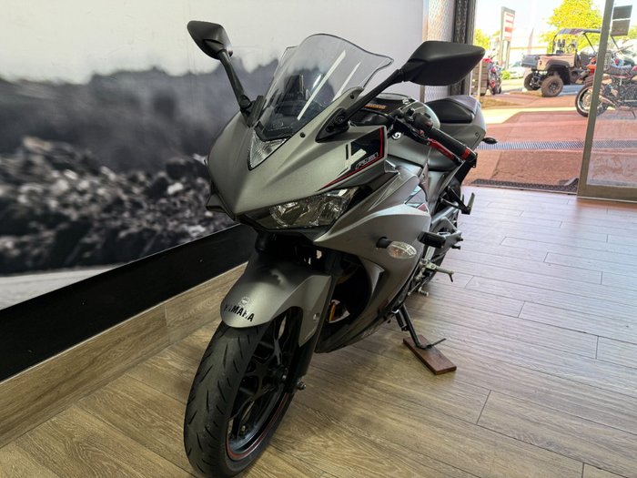 2016 Yamaha YZF-R3 Black