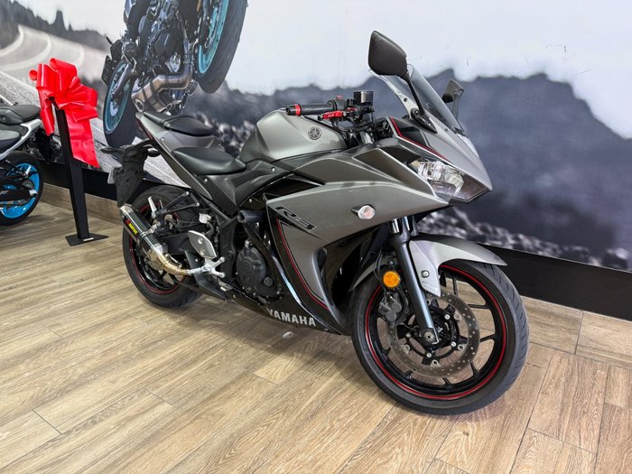 2016 Yamaha YZF-R3 Black