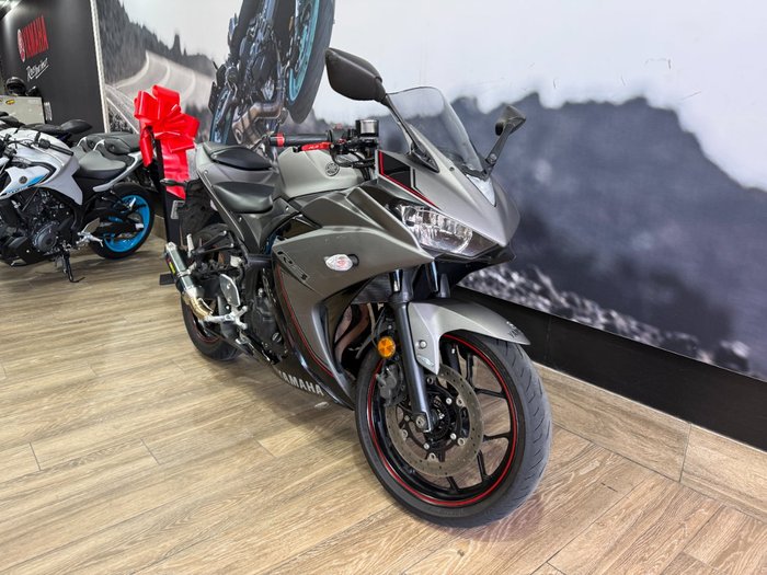 2016 Yamaha YZF-R3 Black
