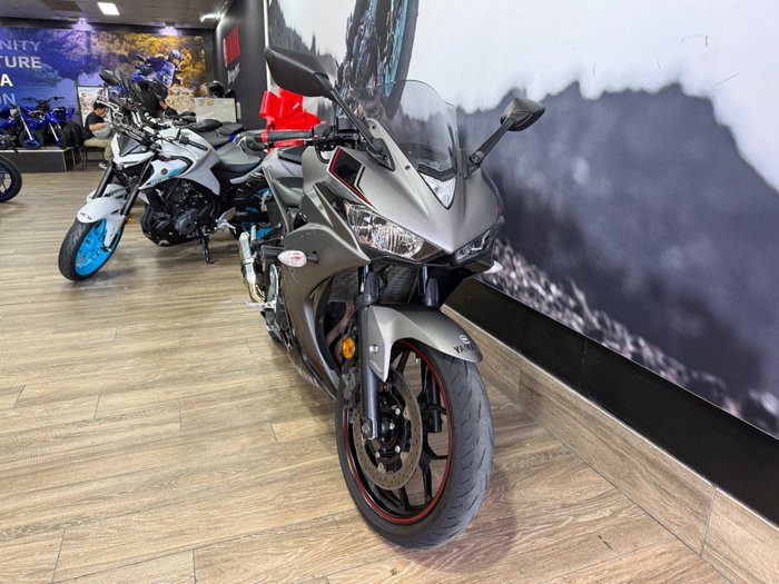 2016 Yamaha YZF-R3 Black
