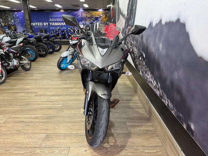 2016 Yamaha YZF-R3 Black