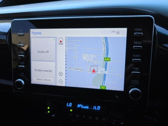 2023 Toyota Hilux SR5 (4x4)