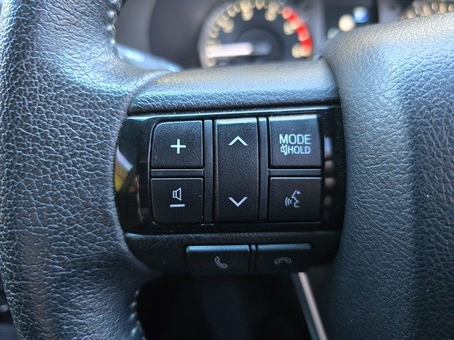 2023 Toyota Hilux SR5 (4x4)