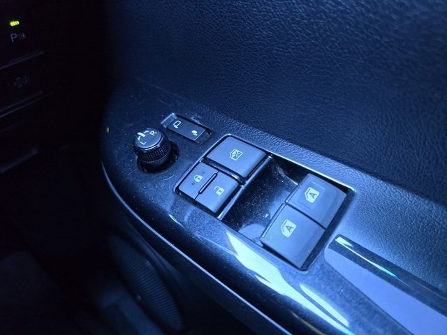 2023 Toyota Hilux SR5 (4x4)