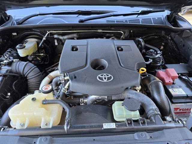 2023 Toyota Hilux SR5 (4x4)