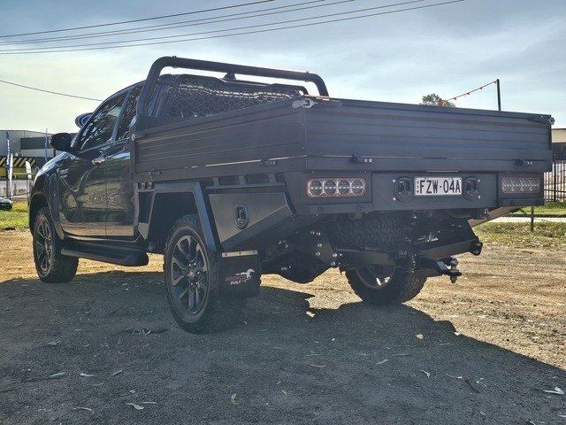 2023 Toyota Hilux SR5 (4x4)