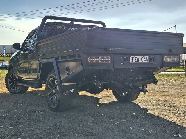 2023 Toyota Hilux SR5 (4x4)