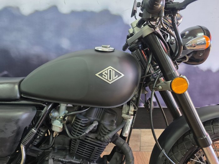 2019 SOL INVICTUS MERCURY CAFE RACER Black