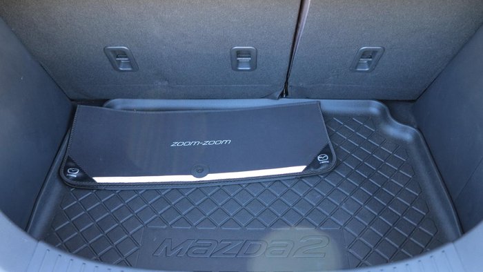 2017 Mazda 2 Neo DJ Series Soul Red