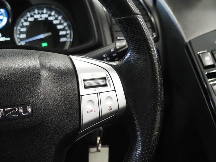 2017 Isuzu MU-X LS-M