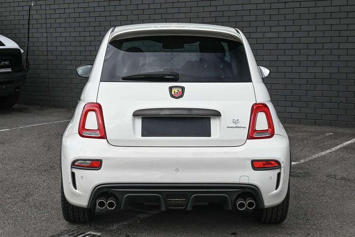 2022 Abarth 695 Competizione