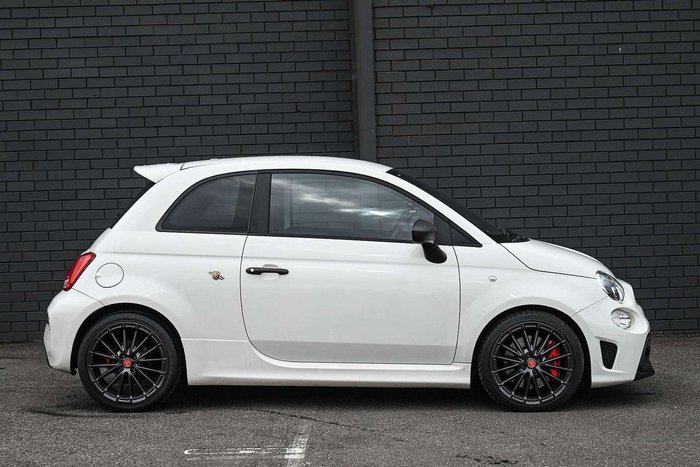 2022 Abarth 695 Competizione