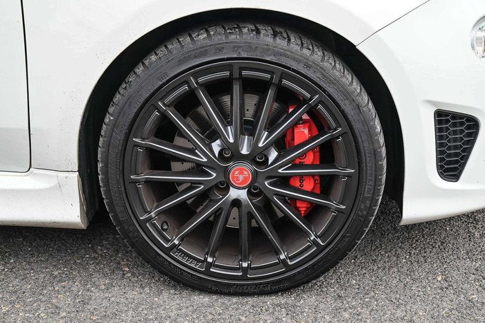 2022 Abarth 695 Competizione