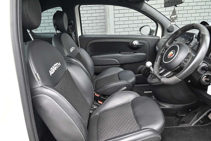 2022 Abarth 695 Competizione
