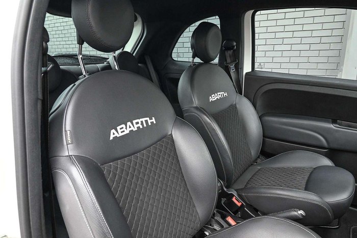 2022 Abarth 695 Competizione