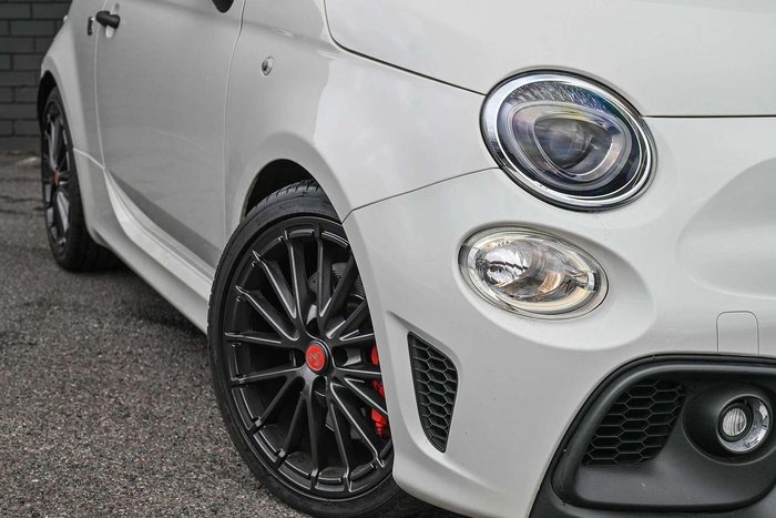 2022 Abarth 695 Competizione