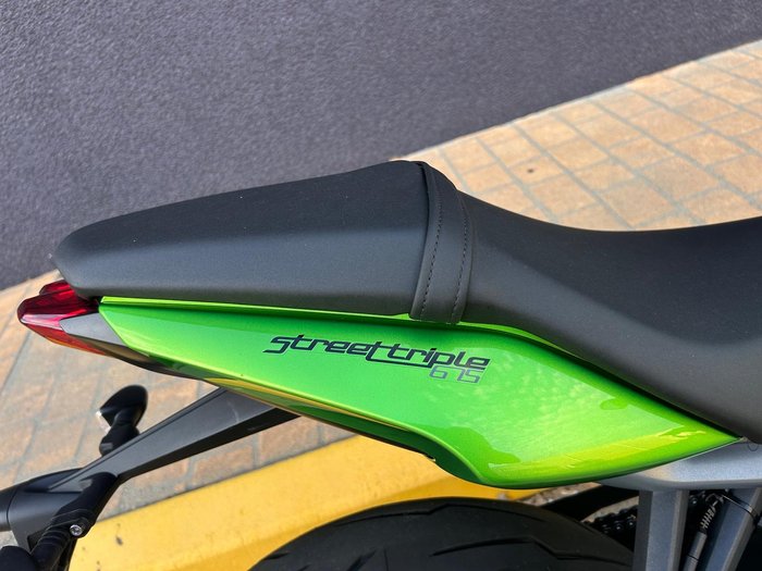 2014 Triumph Street Triple 675 Street Triple Green