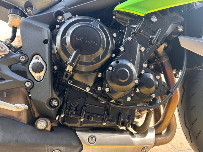 2014 Triumph Street Triple 675 Street Triple Green