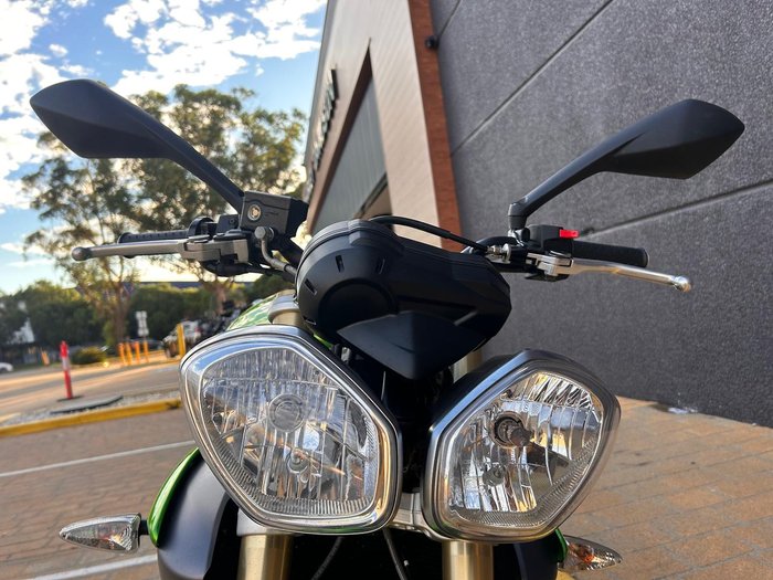2014 Triumph Street Triple 675 Street Triple Green