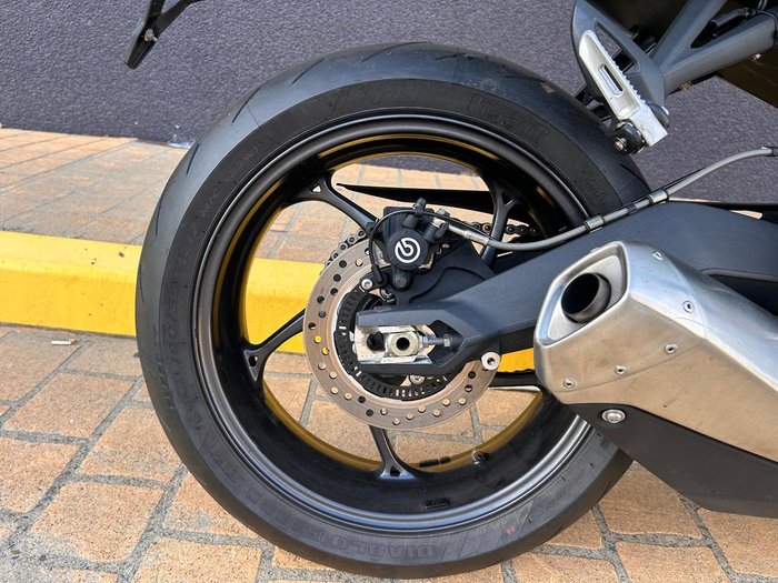 2014 Triumph Street Triple 675 Street Triple Green