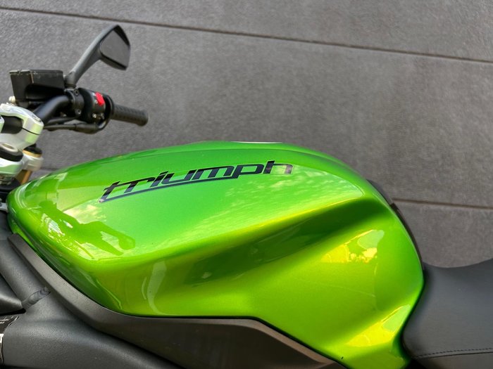 2014 Triumph Street Triple 675 Street Triple Green