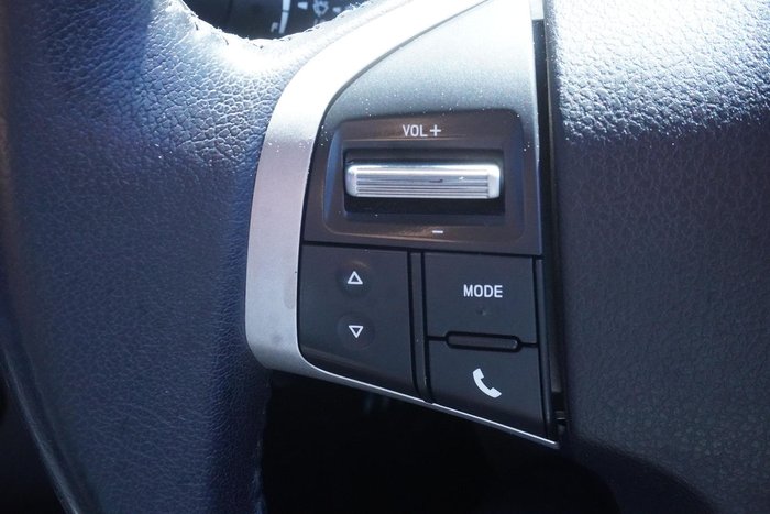 2013 Isuzu D-MAX LS-M