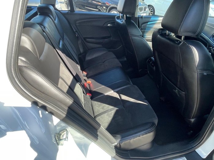 2016 Holden Commodore SV6 VF Series II MY16 Heron White