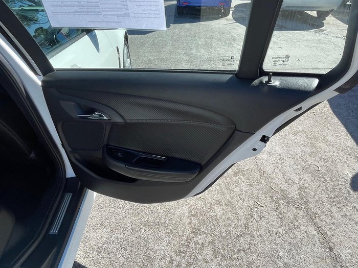 2016 Holden Commodore SV6 VF Series II MY16 Heron White