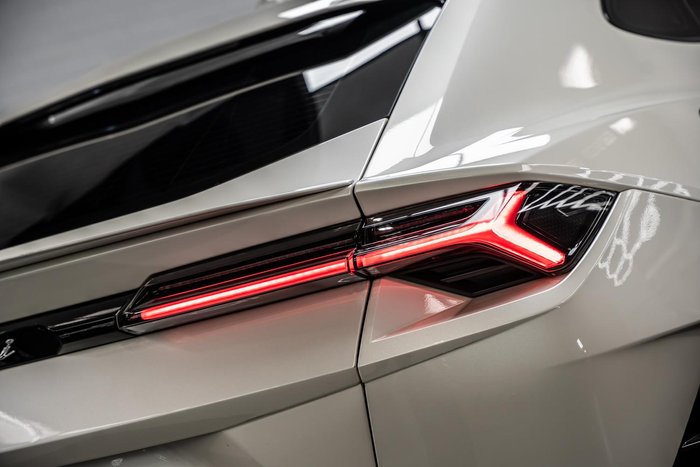 2023 Lamborghini Urus S