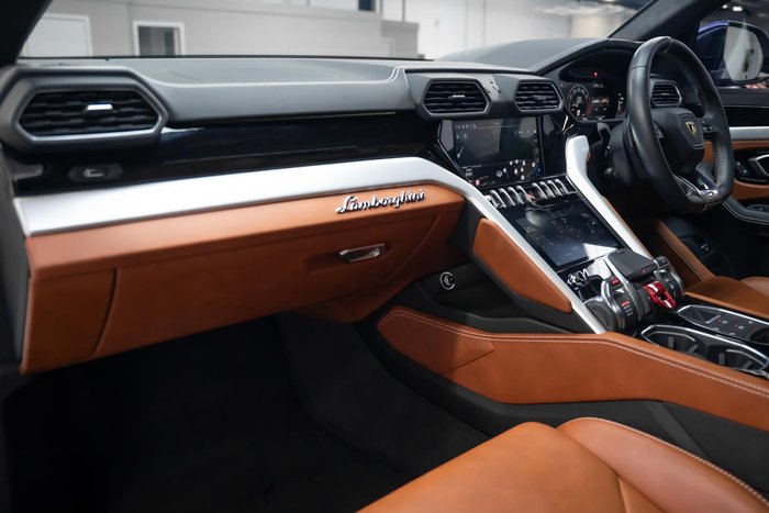 2023 Lamborghini Urus S