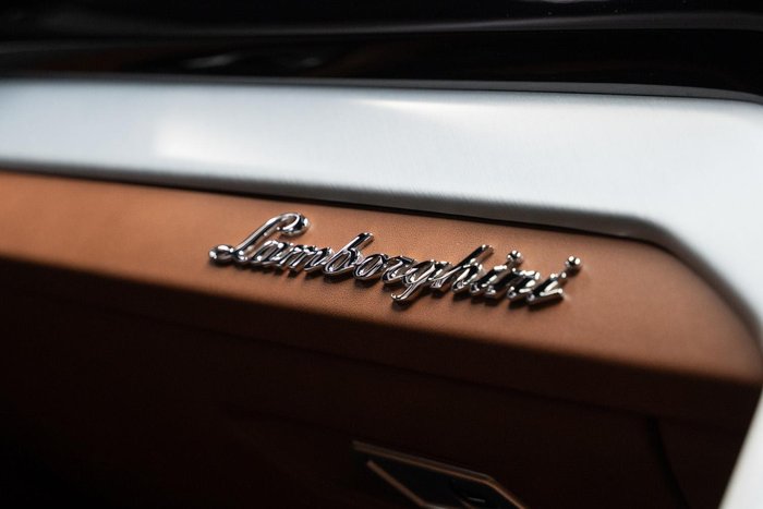 2023 Lamborghini Urus S