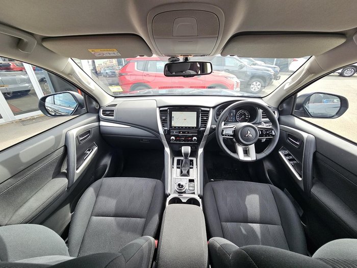 2024 Mitsubishi Pajero Sport GLS