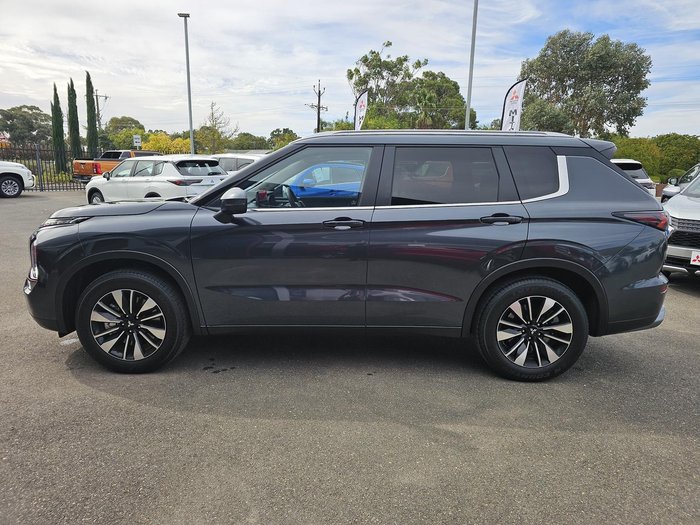 2025 Mitsubishi Outlander LS