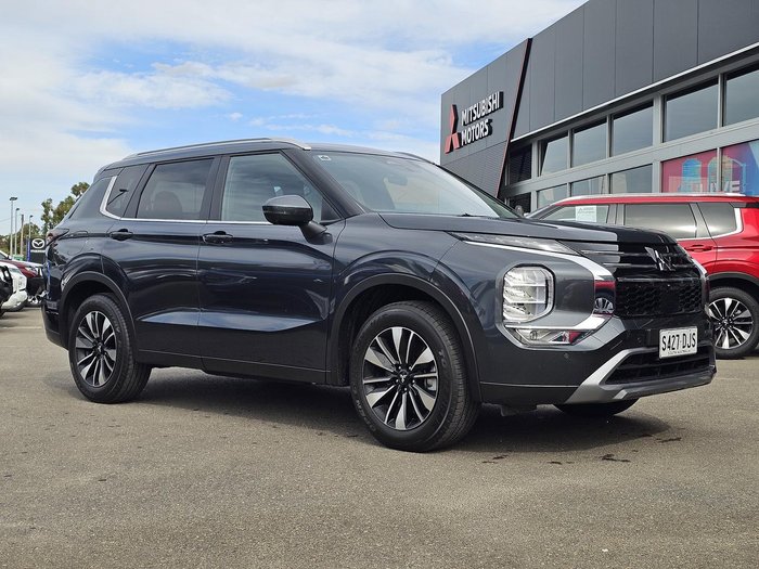 2025 Mitsubishi Outlander LS