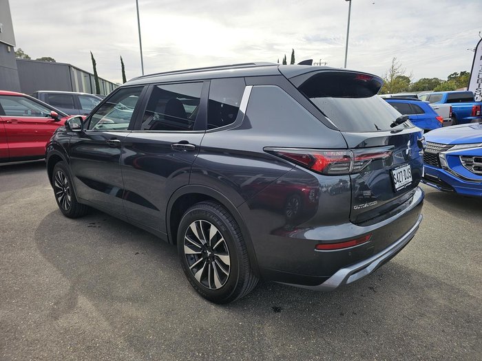 2025 Mitsubishi Outlander LS