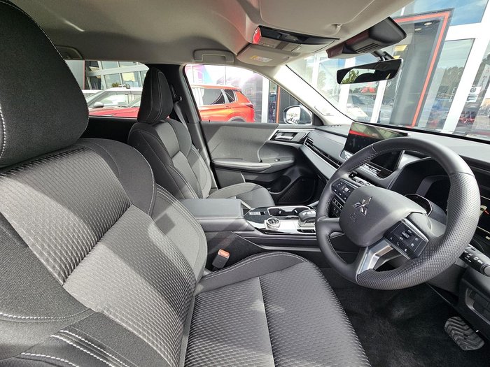2025 Mitsubishi Outlander LS