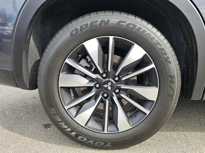 2025 Mitsubishi Outlander LS