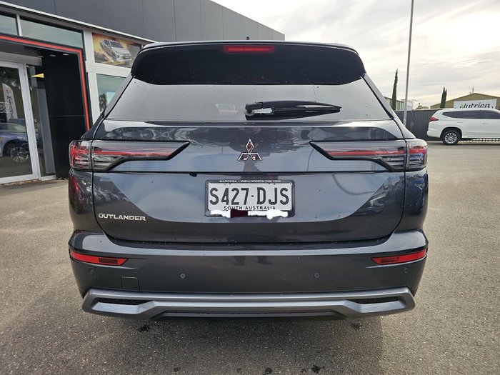 2025 Mitsubishi Outlander LS