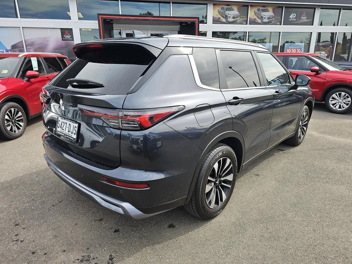 2025 Mitsubishi Outlander LS