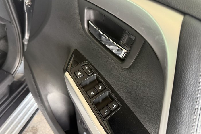 2024 Mitsubishi Pajero Sport GLX