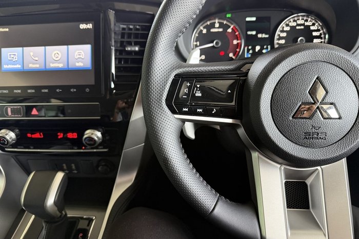 2024 Mitsubishi Pajero Sport GLX