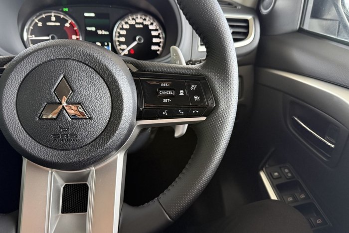 2024 Mitsubishi Pajero Sport GLX