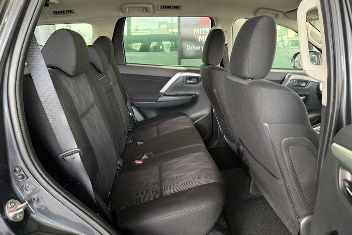 2024 Mitsubishi Pajero Sport GLX