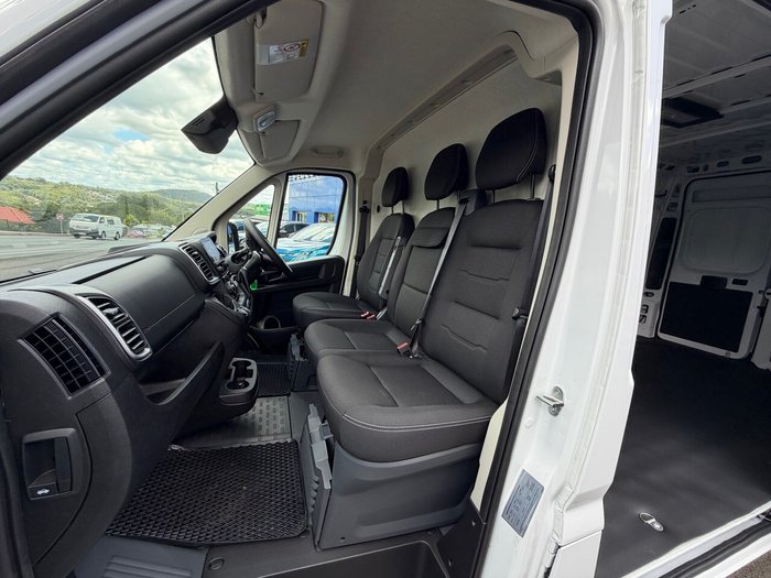 2025 Peugeot Boxer Pro Mid Roof LWB